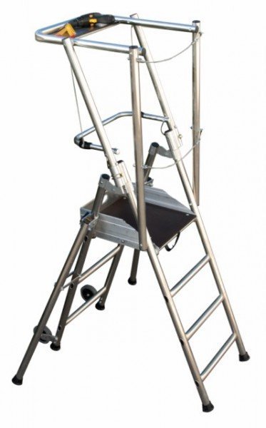 MARCHEPIED A PLATE-FORME SECURISEE PROFORT A GARDE-CORPS REPLIABLE TUBESCA