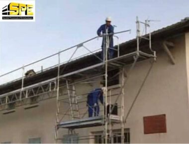 ECHAFAUDAGE EN DEPORT DE FACADE R200 PROGRESS TUBESCA COMABI POUR MULTI 368 ET FACADIER R200