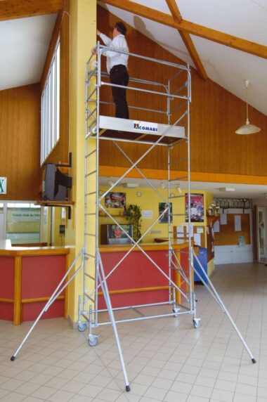 Acheter un échafaudage roulant Tubesca-Comabi Generis 300/4 en acier - Disponible à la commande