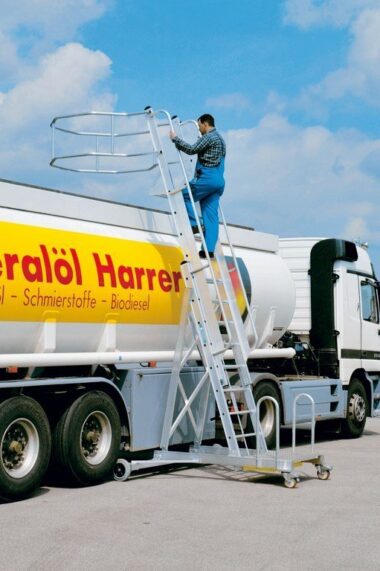 ECHELLE D'ACCES POUR POIDS LOURDS TUBESCA REGLABLE EN HAUTEUR