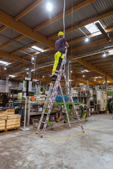 Acheter une échelle PRONOR transformable 3 plans en aluminum de Tubesca-Comabi - Comparer nos prix cassés