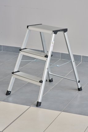 Acheter un escabeau STEPPY Tubesca-Comabi - Comparer nos meilleurs tarifs